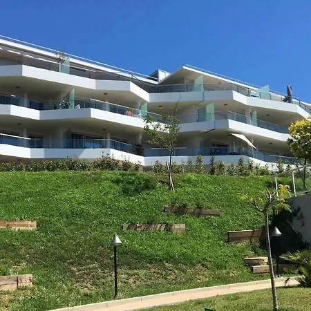 Luxury Flat Panoramic View - Swimming Pool - Parking - Terrace Apartmán *